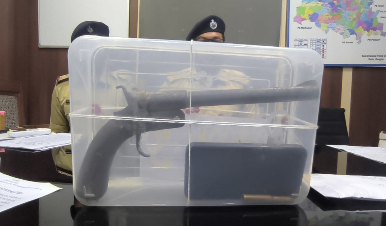 Two criminals arrested from Chanddih forest.