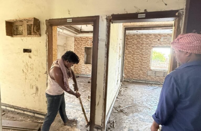 Major action against gangster Prince Khan in Dhanbad; bulldozer used on his Wasseypur home.