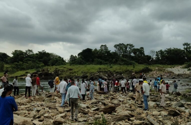 Two teenagers drowned while bathing in the Asangi check dam; one body has been recovered, and the search for the other is ongoing.
