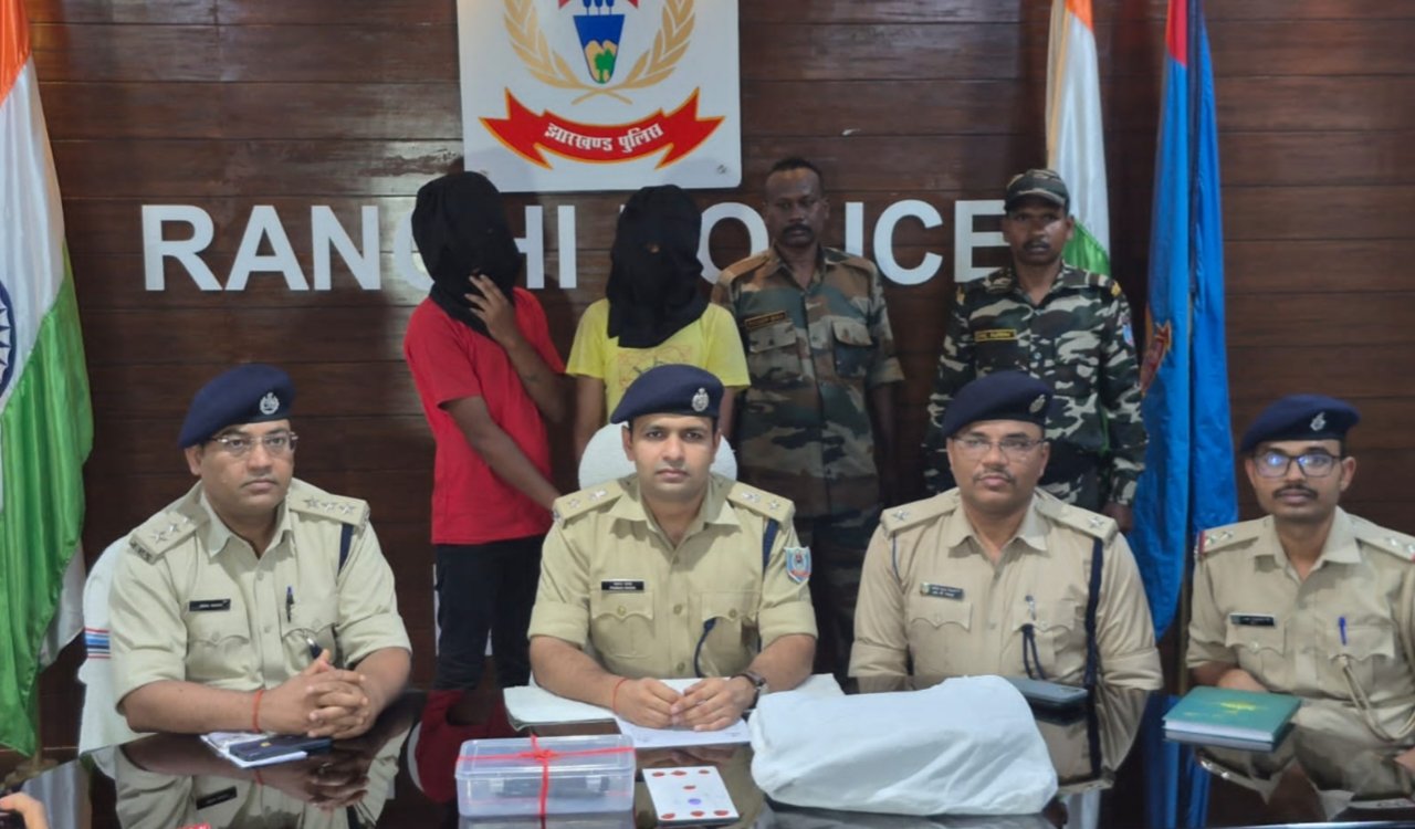 Major action by Dhurva Police: Robbery case solved; two accused arrested, juvenile detained.