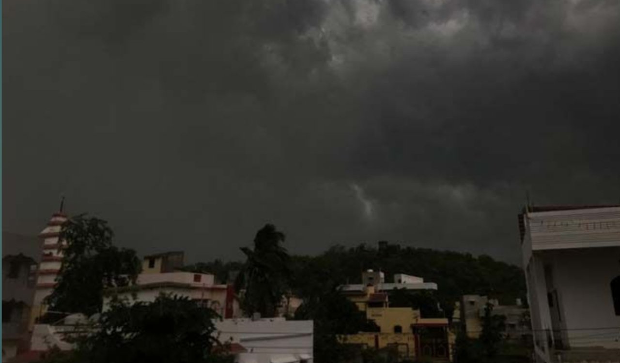 Weather in Ranchi and across Jharkhand today: Cloudy skies; possibility of rain and lightning.