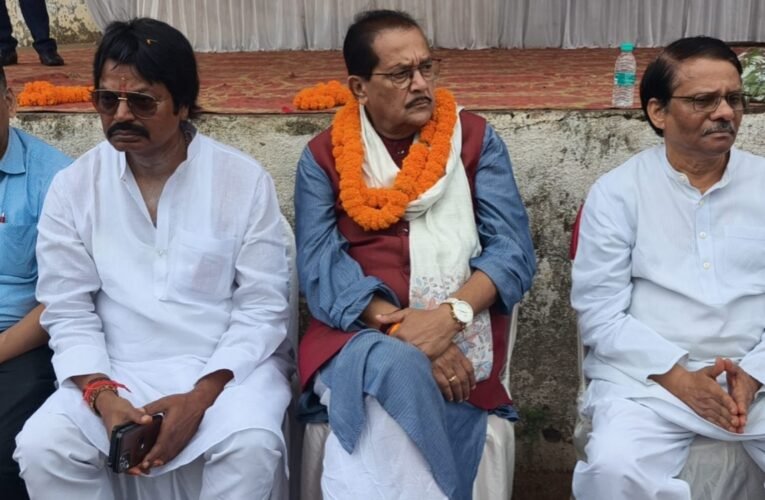 Finance Minister Radhakrishna Kishore met displaced persons in Patratu; stated that the issue would be raised in the Cabinet and justice would be served.