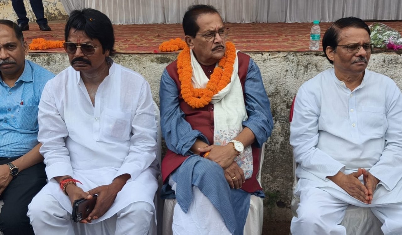 Finance Minister Radhakrishna Kishore met displaced persons in Patratu; stated that the issue would be raised in the Cabinet and justice would be served.
