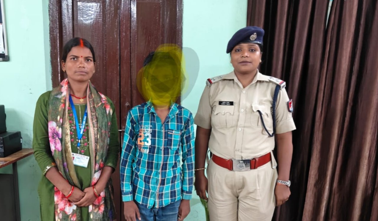 12-year-old boy rescued from Ranchi railway station under Operation 'Nanhe Farishte'; handed over to Childline.