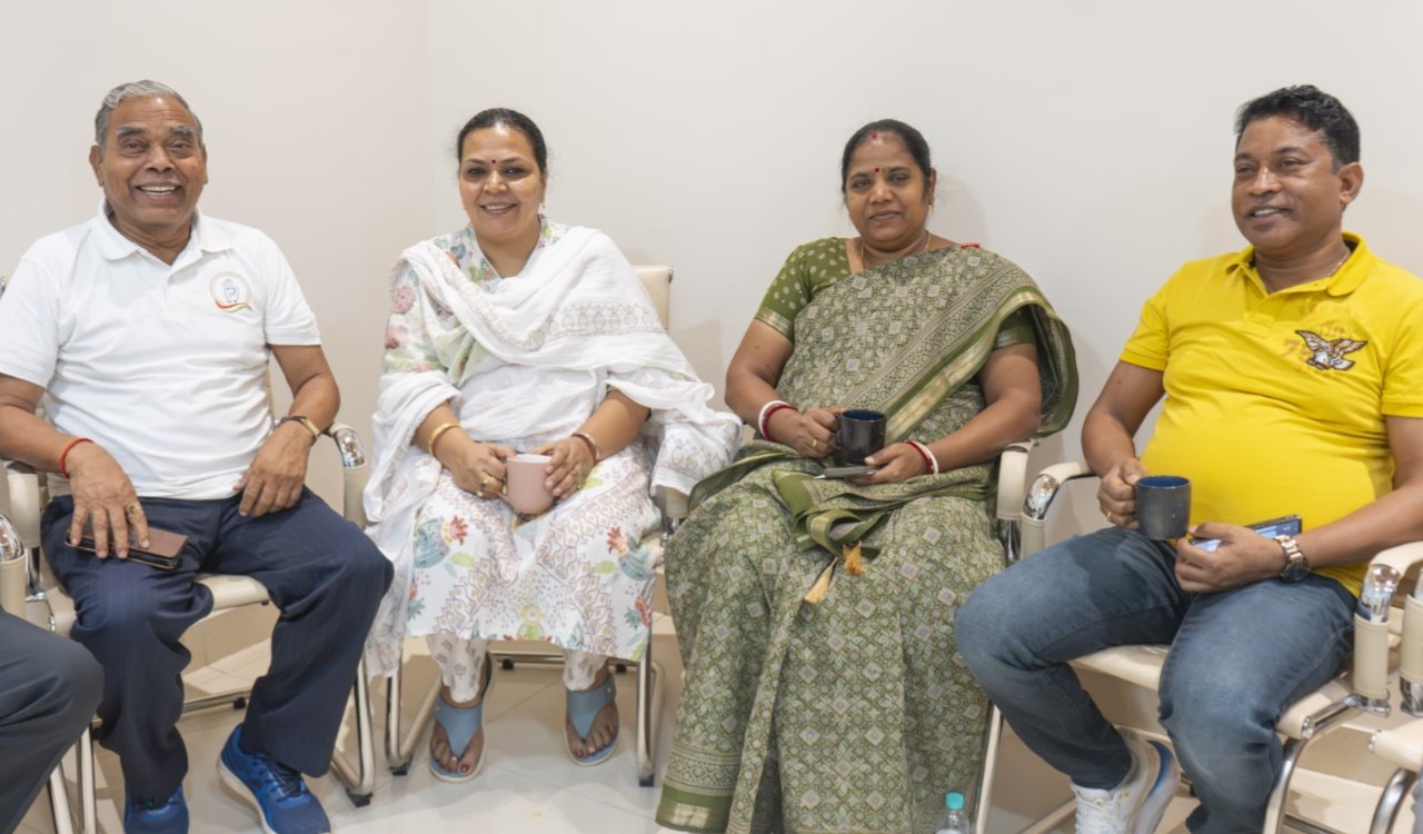 MLA Bhushan Bara met Minister Deepika Pandey regarding the development of Simdega, raising key demands concerning bridges, roads, and dilapidated schools.