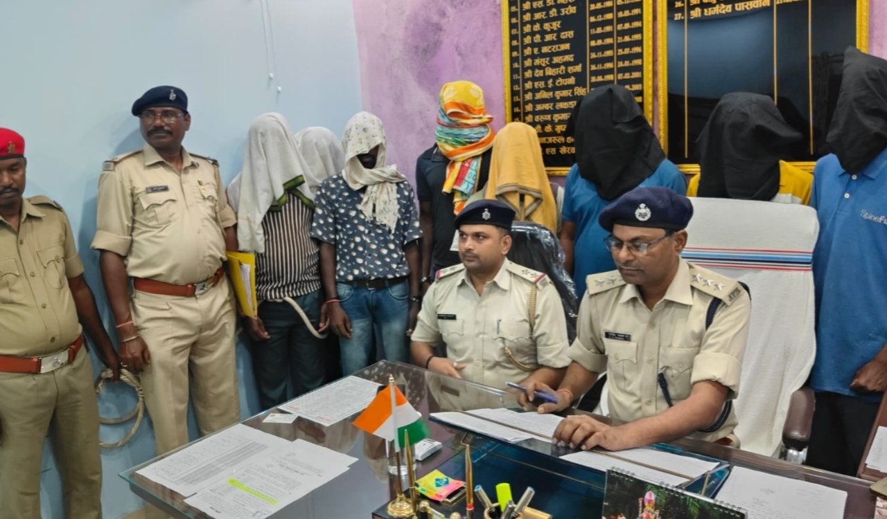 Eight individuals with outstanding warrants, absconding for six years, arrested; major police action regarding violations of disaster management rules during the COVID-19 period.