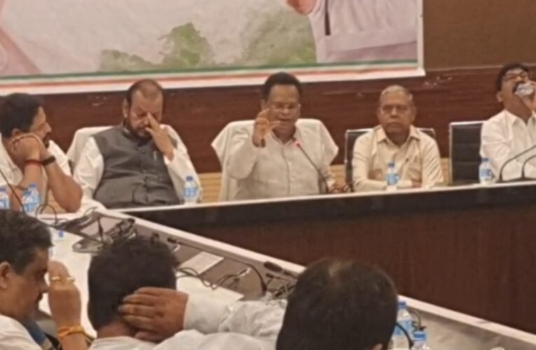 Congress holds review meeting for Ranchi Lok Sabha constituency; deliberations held on the SIR campaign and booth-level preparations.