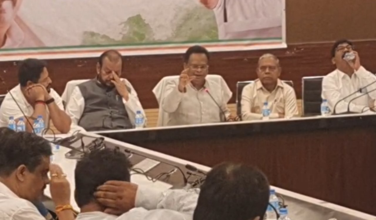 Congress holds review meeting for Ranchi Lok Sabha constituency; deliberations held on the SIR campaign and booth-level preparations.