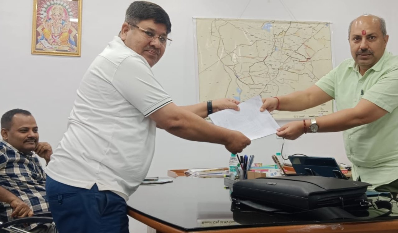 Layoff of energy sector employees aged over 45 put on hold for now; action deferred following initiative by the workers' union.