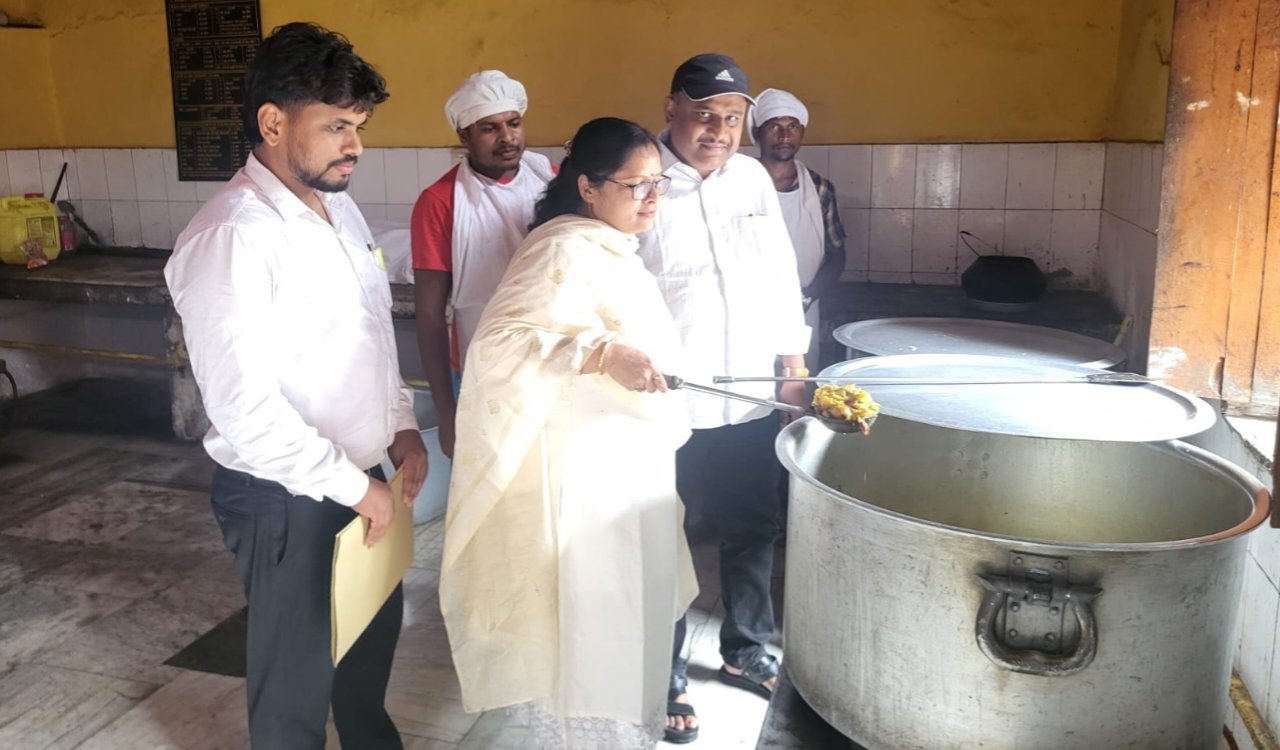 Surprise inspection of Simdega Divisional Jail conducted following High Court directives; DALSA Secretary assessed the facilities being provided to the inmates.