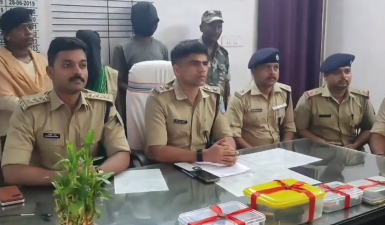 Mini gun factory busted in Ramgarh, couple arrested; weapon-manufacturing machines and semi-finished pistols seized.