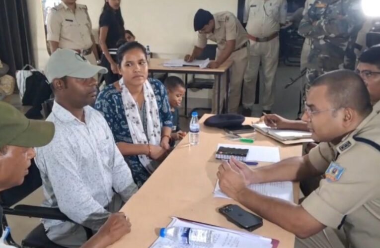 Public Grievance Redressal Program in Ranchi: 380 applications received in a single day; 160 cases resolved on the spot.