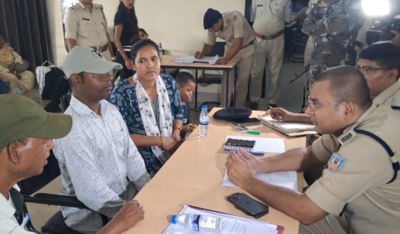 Public Grievance Redressal Program in Ranchi: 380 applications received in a single day; 160 cases resolved on the spot.