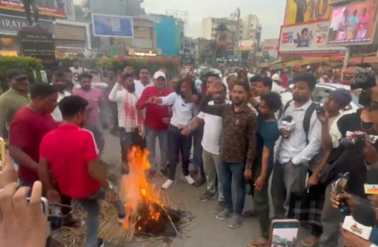 Torchlight procession in Ranchi and burning of JPSC Chairman's effigy in protest against alleged irregularities in the JPSC exam.