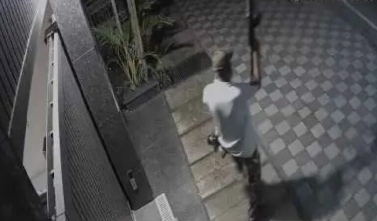 रांची के अशोक नगर में चोरी की कोशिश नाकाम, सुरक्षाकर्मी को अपनी ही लाइसेंसी पिस्टल से लगी गोली
