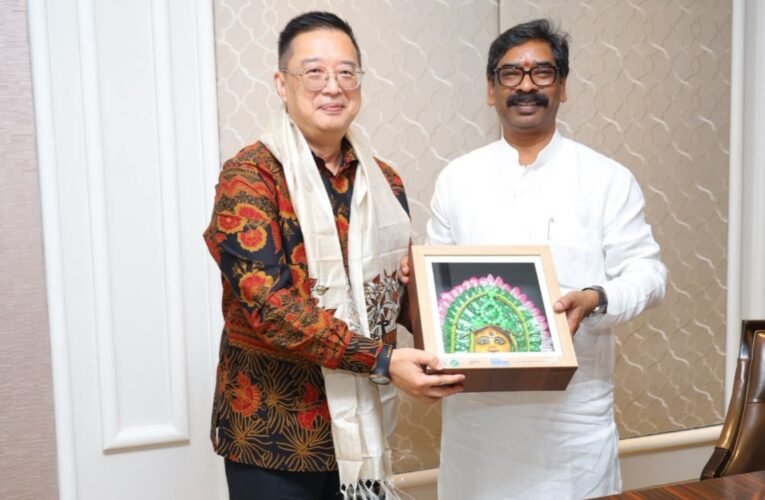 Jharkhand to boost cooperation with Singapore; consensus reached on investment and skill development.