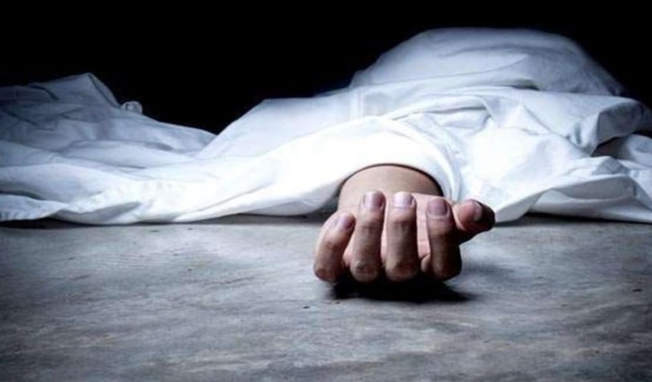 Panic in Khunti following two sensational incidents: a brother-in-law and sister-in-law took their own lives in Tilma, while the discovery of a young man's and woman's bodies near Ghaghra Bridge caused a stir.