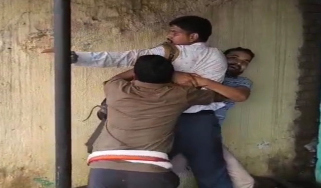 Accused arrested for demanding 10 lakh in exchange for a job.