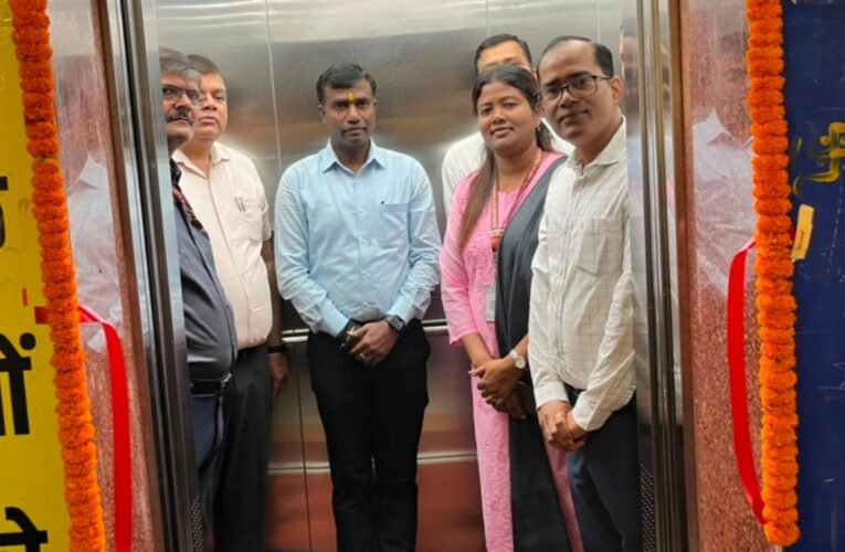 समाहरणालय में शुरू हुईं 3 नई आधुनिक लिफ्टें, अब कुल 8 लिफ्टों से मिलेगी नागरिकों को बेहतर सुविधा