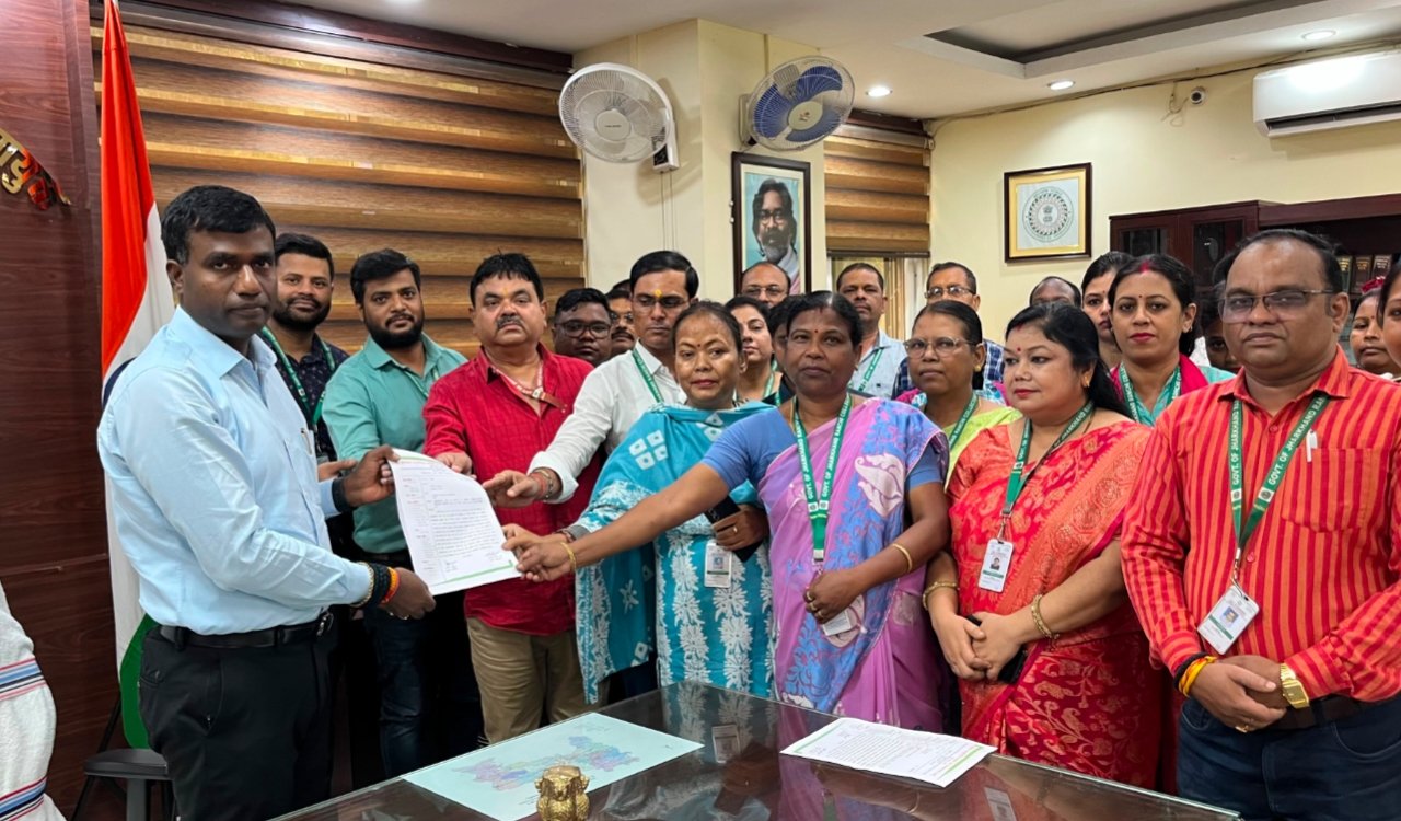 Collectorate staff sent a letter of thanks to the Chief Minister, expressing gratitude for the revised recruitment and promotion rules.