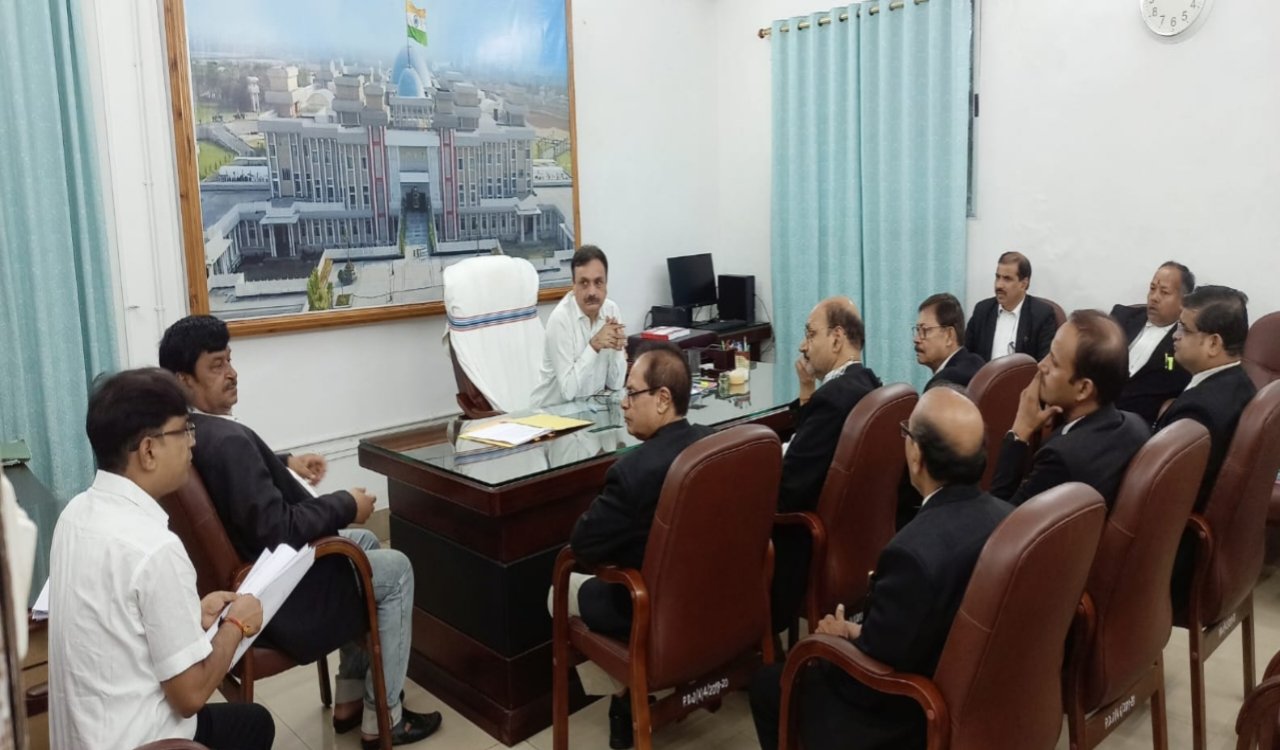 Lohardaga: Special meeting for the speedy settlement of motor accident claim cases.