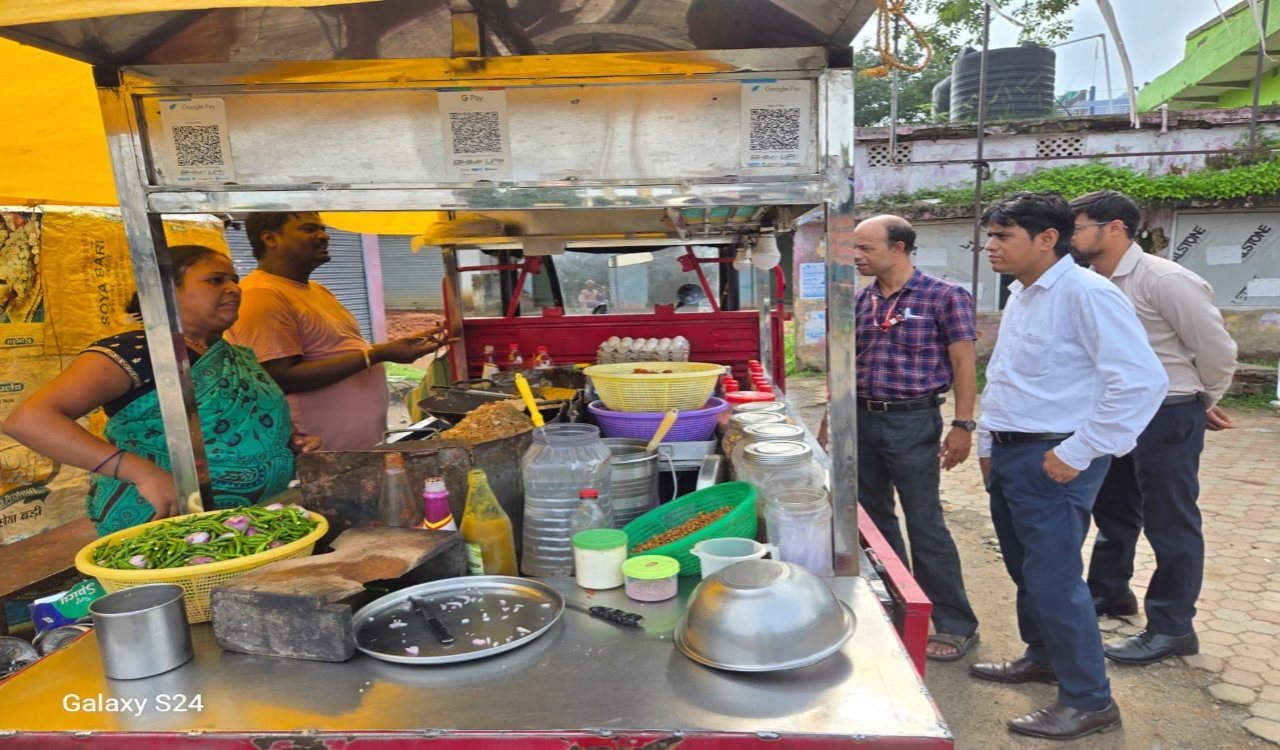 Major action by the Food Safety Department in Lohardaga.