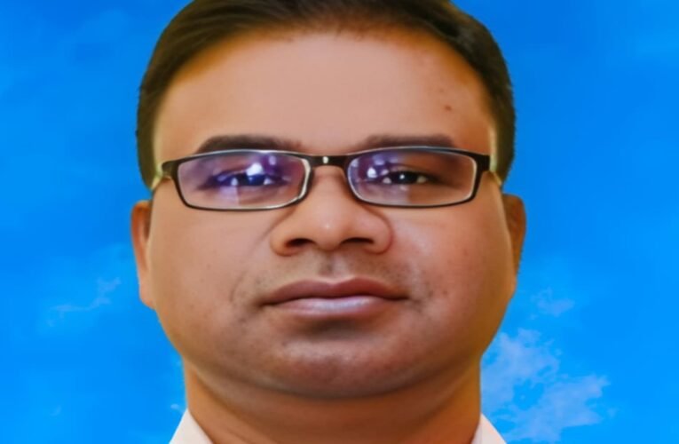हाइवा हादसों के विरोध में मनोज चंद्रा का आमरण अनशन शुरू, 11 लाख मुआवजा और कोल वाहनों पर रोक की मांग