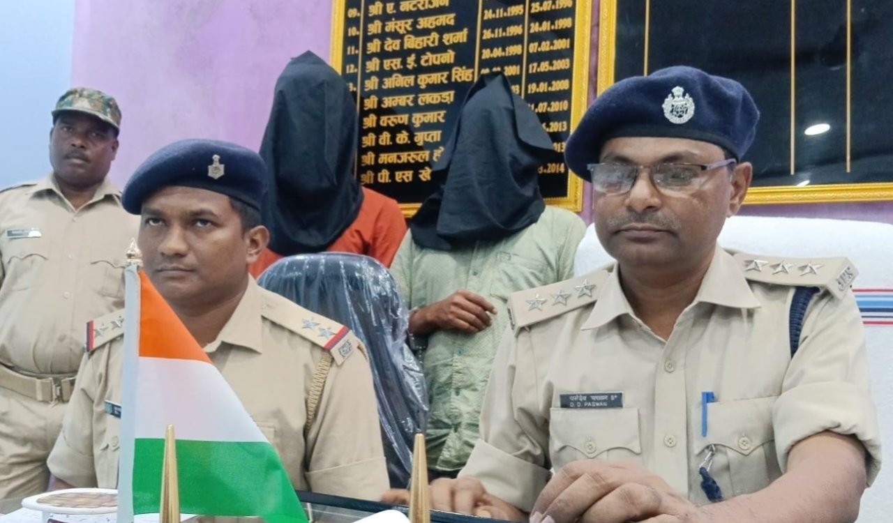 Cattle smuggling plot foiled in Kolebira; two accused arrested while conducting reconnaissance; car and mobile phones seized.