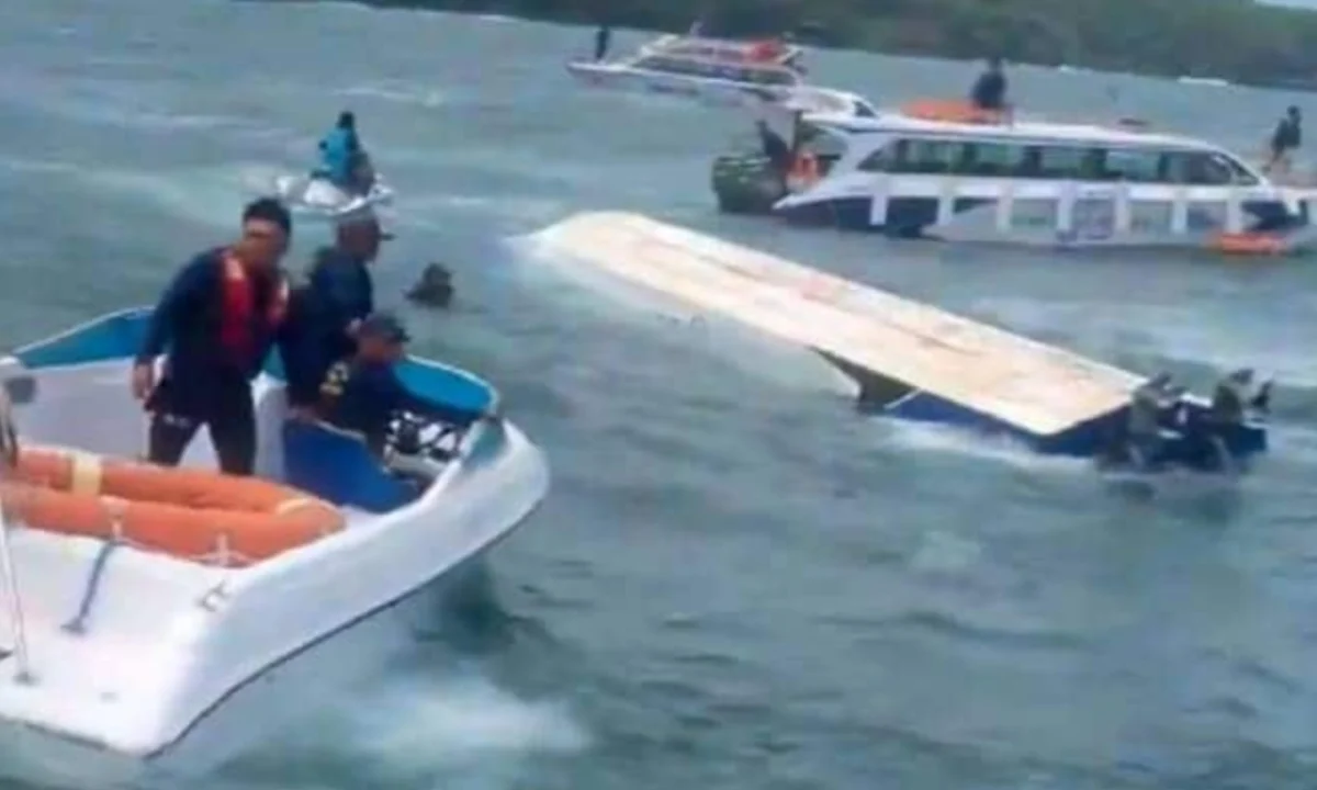 Major accident off Vietnam's Phu Quoc Island: 15 Indian tourists die after speedboat capsizes; 21 people rescued.