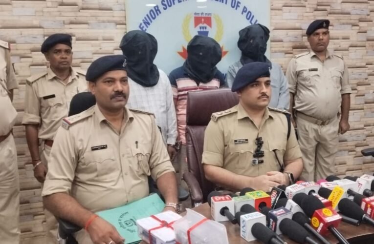 1.095 kg of emeralds worth ₹1.5 crore seized in Jamshedpur; three inter-district smugglers arrested.