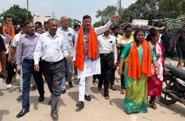Street vendors in Pandra to get a permanent location; Union Minister Sanjay Seth and Mayor Roshni Khalkho inspected the government land.
