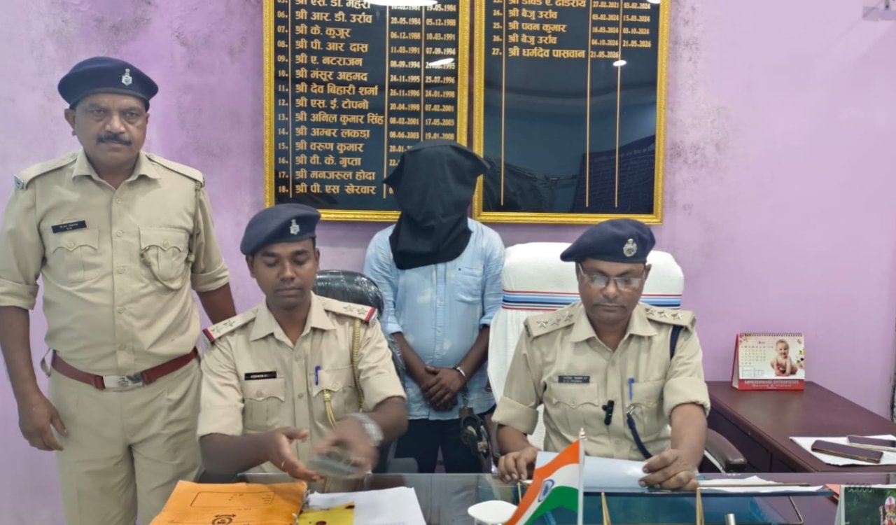 Accused absconding in cannabis smuggling case arrested in Odisha; police send him to jail.