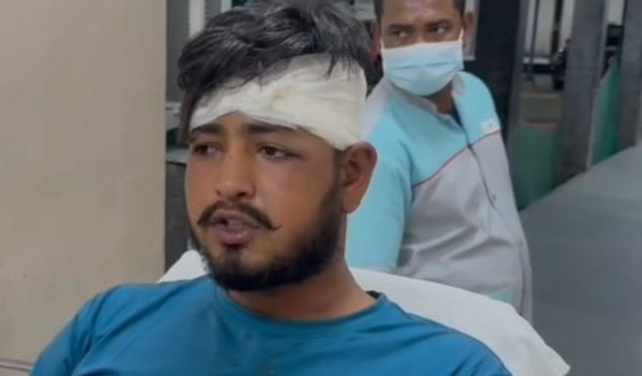 Daily collection agent attacked; four miscreants rained blows with a heavy cleaver and fled after looting ₹10,000.