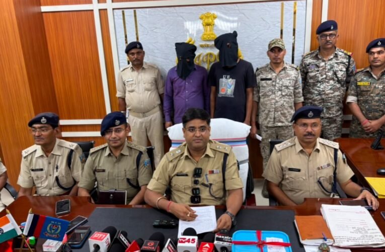 Godda jeweller robbery case solved, two accused arrested; weapons, bike, and melted gold recovered.