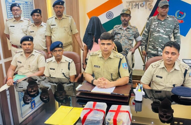 Main conspirator in Ramgarh Jewellers robbery case arrested; weapons and looted jewellery recovered.