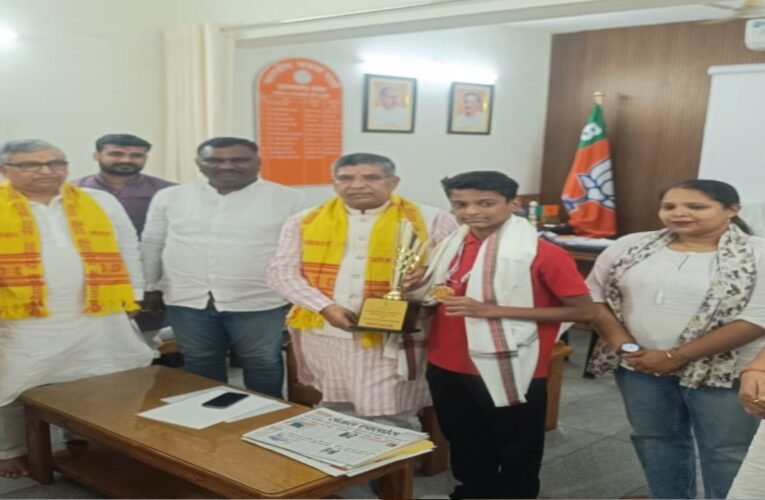 झारखंड का मान: युवा जिम्नास्ट पृथ्वी देव भट्टाचार्य ने ‘थर्ड ऑल इंडिया मंथन जिम्नास्टिक्स कप 2026’ में जीता स्वर्ण पदक