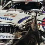 धनबाद में सड़क हादसे में हजारीबाग पुलिस के जवान की मौत, तीन पुलिसकर्मी घायल Hazaribagh police personnel dies, three others injured in road accident in Dhanbad.