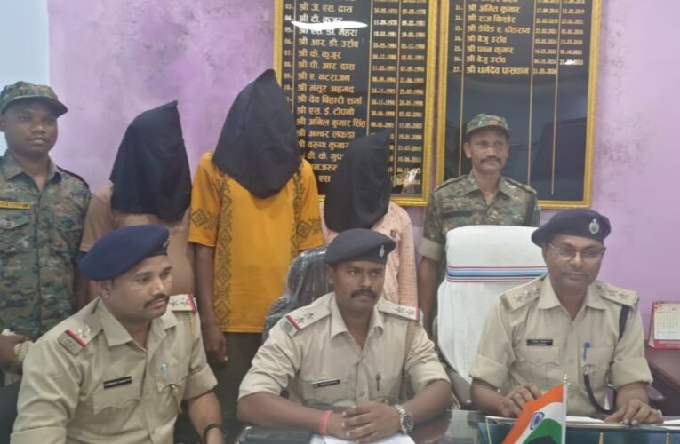 Simdega Police bust cattle smuggling racket; three arrested, four oxen recovered.