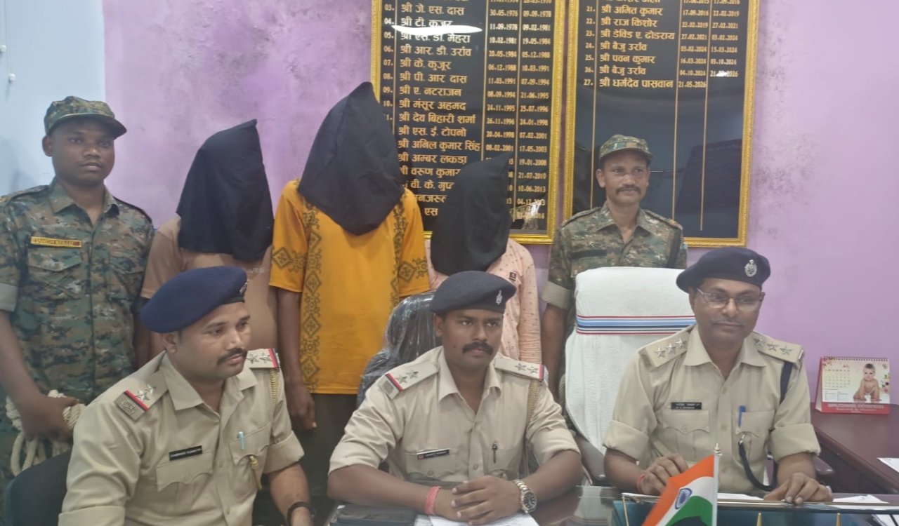 Simdega Police bust cattle smuggling racket; three arrested, four oxen recovered.