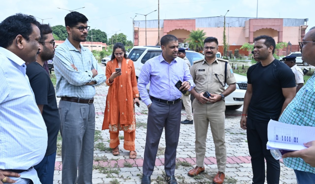 Shravani Mela 2026: Deputy Commissioner and SP review preparations; instructions issued to complete arrangements for parking, the tent city, and the Kanwariya path on time.