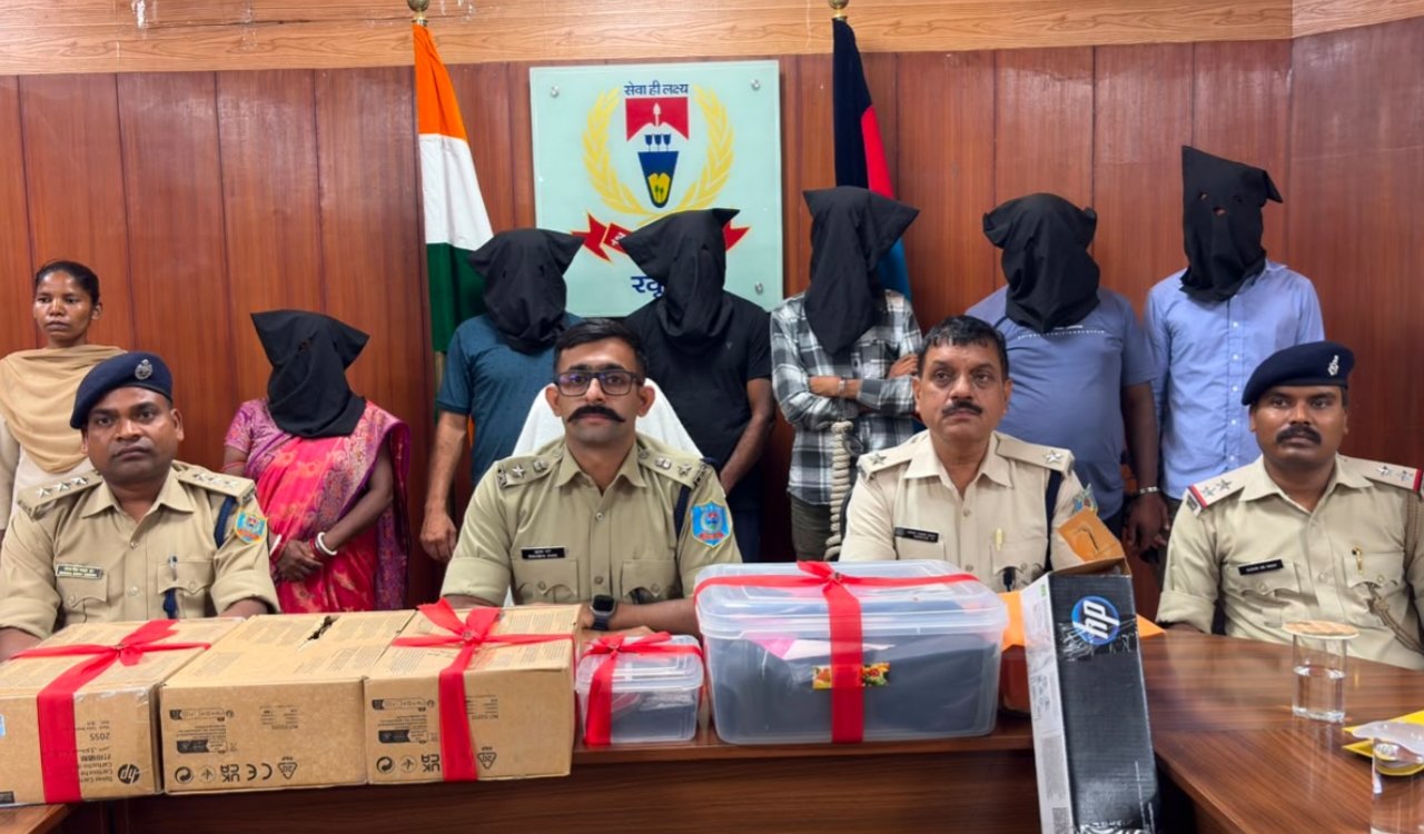 Tajna River bridge double murder case solved; 6 accused, including a woman, arrested; love affair and enmity cited as motives.