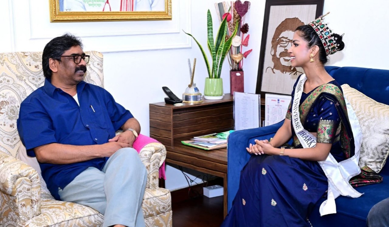 Miss Universe Jharkhand 2026 winner Deepali Riya met Chief Minister Hemant Soren.