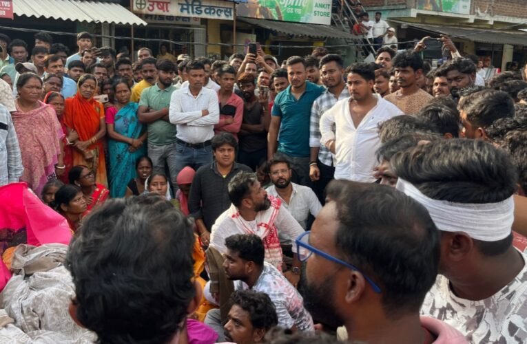 Questions raised over the functioning of Jamtara Sadar Hospital; protest held following the death of a pregnant woman.