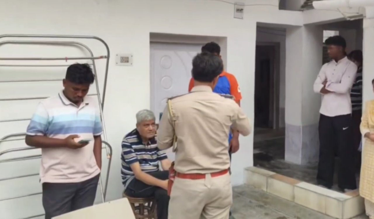 Ranchi: Married woman commits suicide in Doranda; dispute with husband suspected; police investigating.