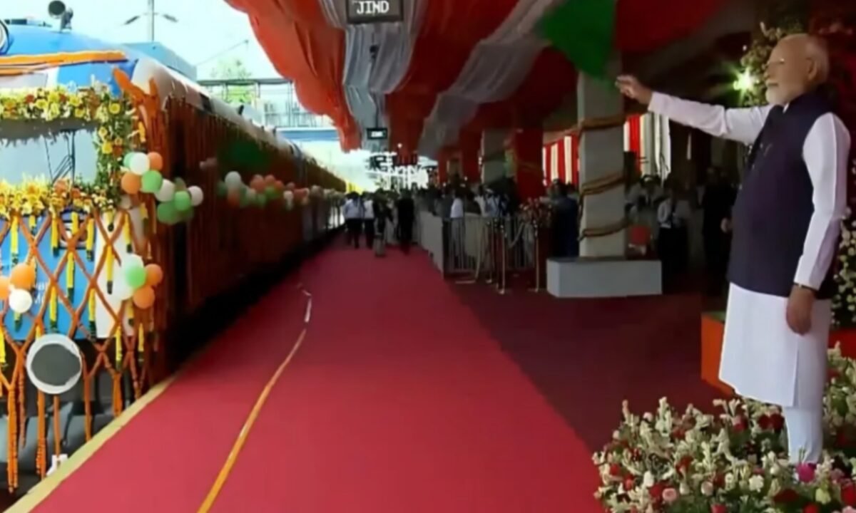 The country receives the gift of its first hydrogen train; PM Modi flags it off from Jind.