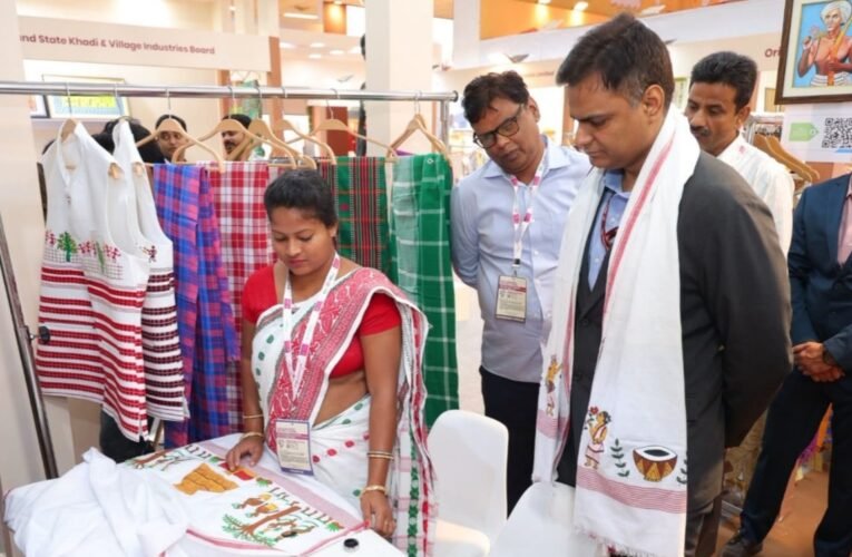 Jharkhand shines at Bharat Tex 2026; Tussar silk and tribal handicrafts garner acclaim.