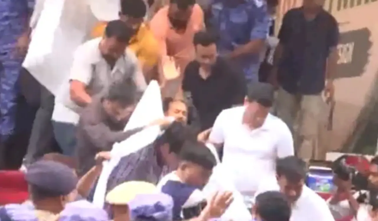 Sonam Wangchuk hospitalized after 21-day hunger strike; mild tension at Jantar Mantar.