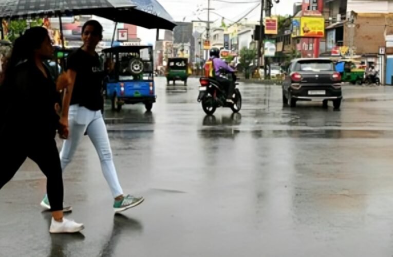 Weather in Ranchi and across Jharkhand today: Cloudy skies; rain and thunderstorms accompanied by strong winds are likely.