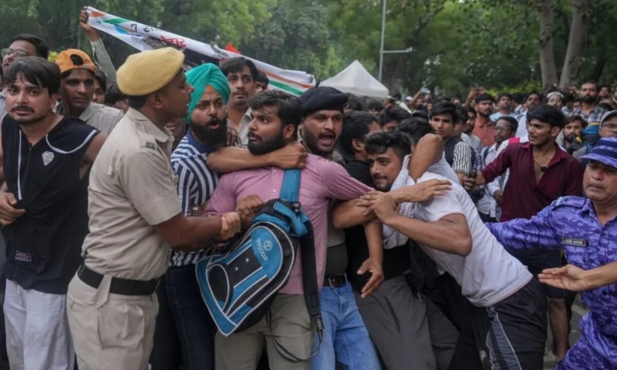 Uproar at Jantar Mantar: Police lathi-charge ahead of 'Cockroach Janata Party's' march to Parliament; AAP leaders stopped.