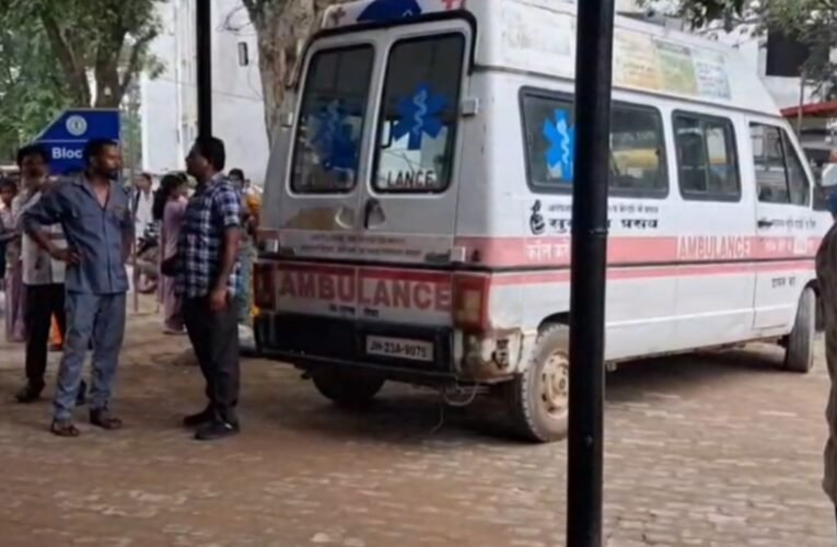 Tragic accident in Khunti: Chariot comes into contact with high-tension wire; two school students killed, seven injured.